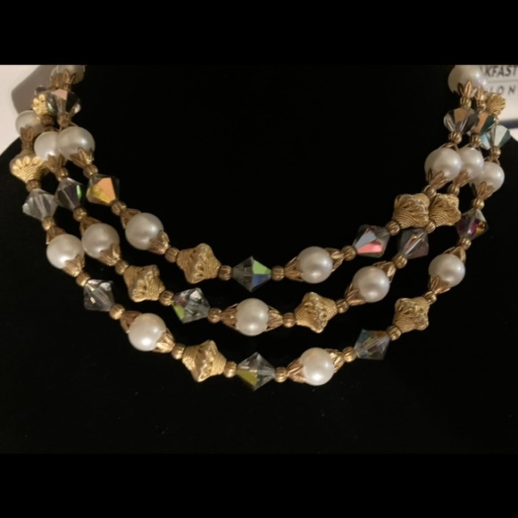 Jewelry - 1940’s genuine Aurora Borealis and detailed gold beaded stunning necklace